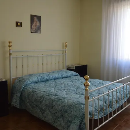 In Paese Διαμέρισμα *